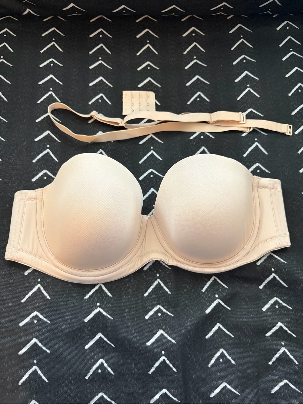 Wacoal Red Carpet Strapless Underwire Bra in Nude 36DD
